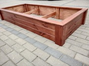 skrzynia skrzynka nagrobna nagrobek tymczasowy ogrodowa na warzywa