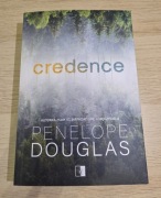 Credence książka z autografem autorki. 