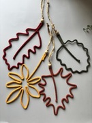 Zestaw 4 ręcznie wykonanych jesiennych liści do dekoracji / zawieszki