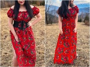 Długa czerwona sukienka z rozcięciem góralska wieczorowa 