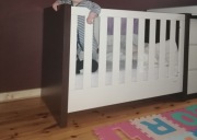 Komplet mebli łóżeczko komoda 