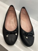 Czarne, skórzane baleriny Kazar 