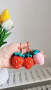 Truskawka na szydełku, zawieszka, brelok handmade