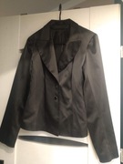 Żakiet czarny, satynowy.