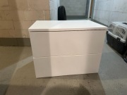 Stolik nocny LINA II biały połysk podwieszany PUSH