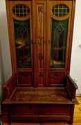 Szafa eklektyczna z witrażem