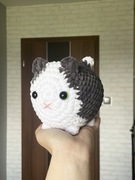 Pluszowy kociak wykonany na szydełku