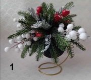 Ręcznie robiona bombka na stojaku o średnicy 10 cm