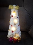 Ręcznie robiona choinka puszysta wlóczka podświetlana lampki bombki