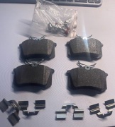 Klocki hamulcowe tył BOSCH 0986494596