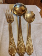 Platerowane sztućce środka stołu