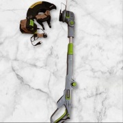 Podkaszarka z akumulatorem ładowarka i nożykami 