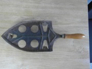 Stara podstawka pod żelazko