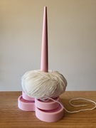Heart Yarn Spinner, obrotowy stojak na włóczkę w kształcie serca - różowy