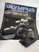 Obiektyw Olympus OM 1.8/50 z super osloną przeciwsłoneczną