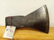 Stara siekiera 698g.
