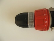 Uchwyt ze sprzęgłem wkrętarko-wiertarka Skil 