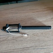 Uchwyt do selfie Oriflame czarny.