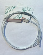 zestaw dwóch anten Wi-Fi stosowany w laptopach serii ASUS ROG i FX502.