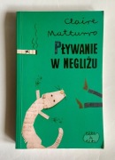 Pływanie w negliżu Claire Maturro