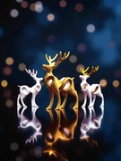 Luksus i Elegancja! Zestaw Figur Reniferów "Golden Spirit" Dekoracja