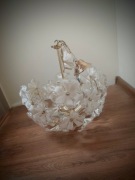 Żyrandol biały wiszący, kwiaty