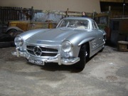 Mercedes Benz 300SL 1954 bez pudła 1:18 Bburago
