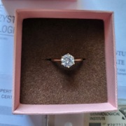 Pierścionek z diamentem 1,01 ct, lumin. niebieska 