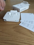 EarPods A1748 Lighting