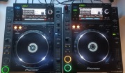 Pioneer CDJ-2000 - 2 sztuki z case'ami