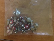 Śruby montażowe z komputera stacjonarnego