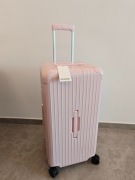 Różowa viralowa walizka Essential Trunk Plus Rimkwa Ballerina Pink