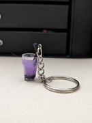 Jagodowe Bubble Tea z ciemną słomką