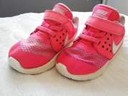 Buciki sportowe Nike  r. 23,5, długość wkładki 13
