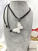 Naszyjnik choker z białym motylkiem 