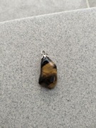 Wisiorek z kamieniem tygrysie oko