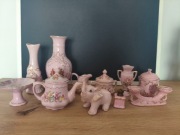 Zestaw miniatur kolekcjonerskich z różowej porcelany Czechy