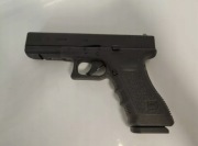 Glock 17 UMAREX 4.5 mm CO2, BLOW BACK, idealny, naboje CO2, tarcze. OKAZJA!