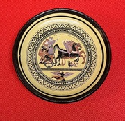 Talerzy ozdobny gliniany - motywy starożytne