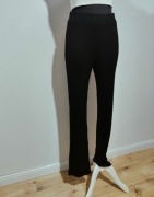 Czarne prążkowane dzianinowe spodnie marki Gina Tricot używane rozmiar 36