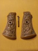 Okładki na rękojeść do rewolweru Lefaucheuxa