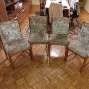 Masywne krzesła drewniane