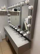 Lustro podswietlane z szafką