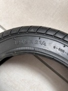 Opona bez dętki  12 1/2 x 2 1/4 (57-203) 12 cali wzór jodełka