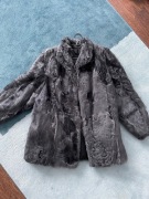 Futro naturalne czarne z kozy