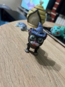 Flexi czarny kot w czapce - na Brylok