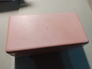 skrzynka z akcesoriami do maszyny do szycia pozostałość po maszynie