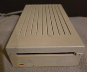 Apple 3'5 Drive. 