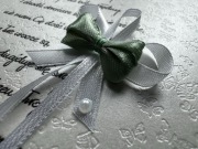 Kotyliony przypinki bukieciki białe pistacjowe  6,90 zł 1 komplet 10 szt 