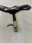 Spust cięciwy łuku na nadgarstek 